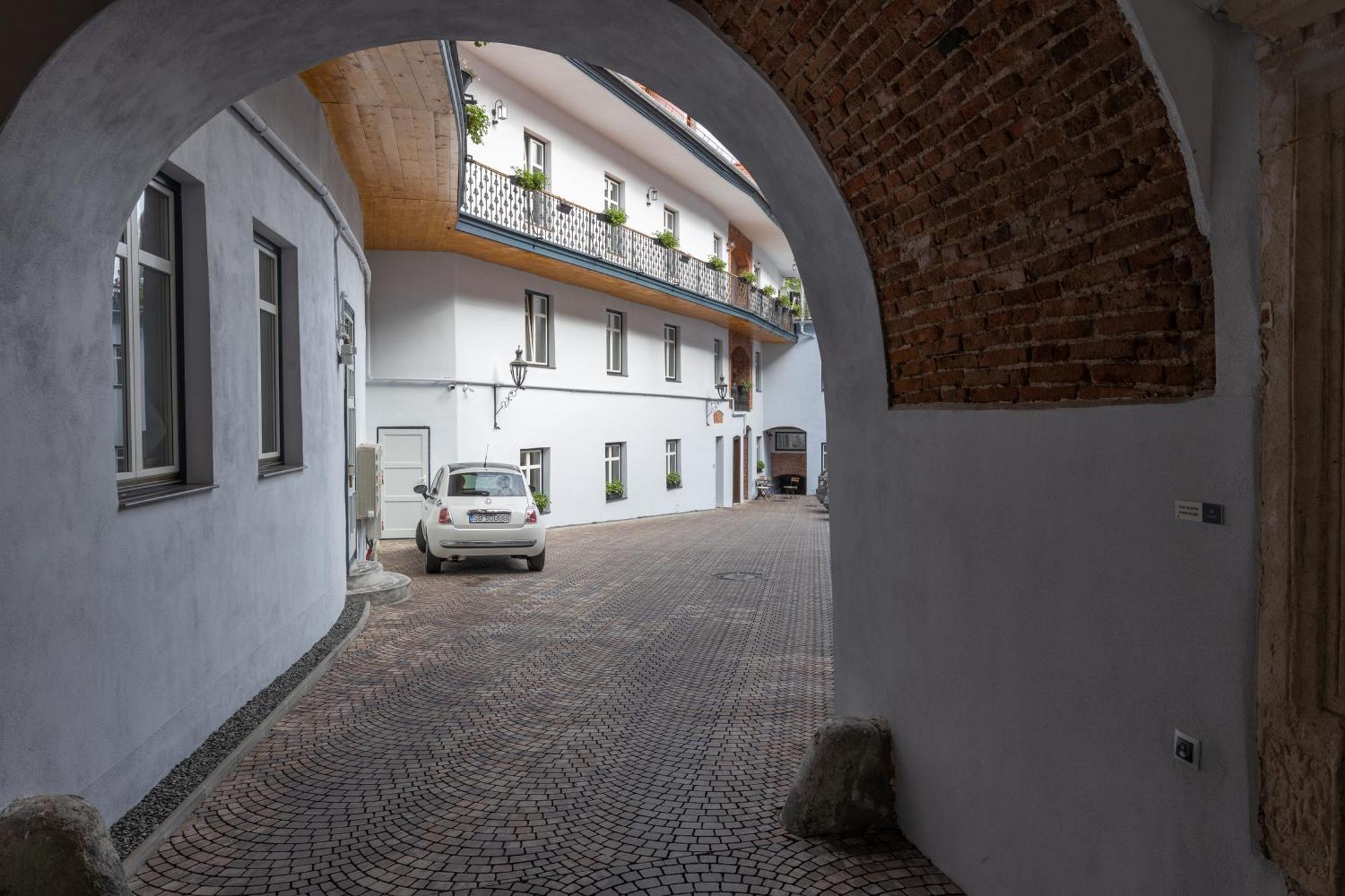 Bed and Breakfast Magister Seven à Sibiu Extérieur photo